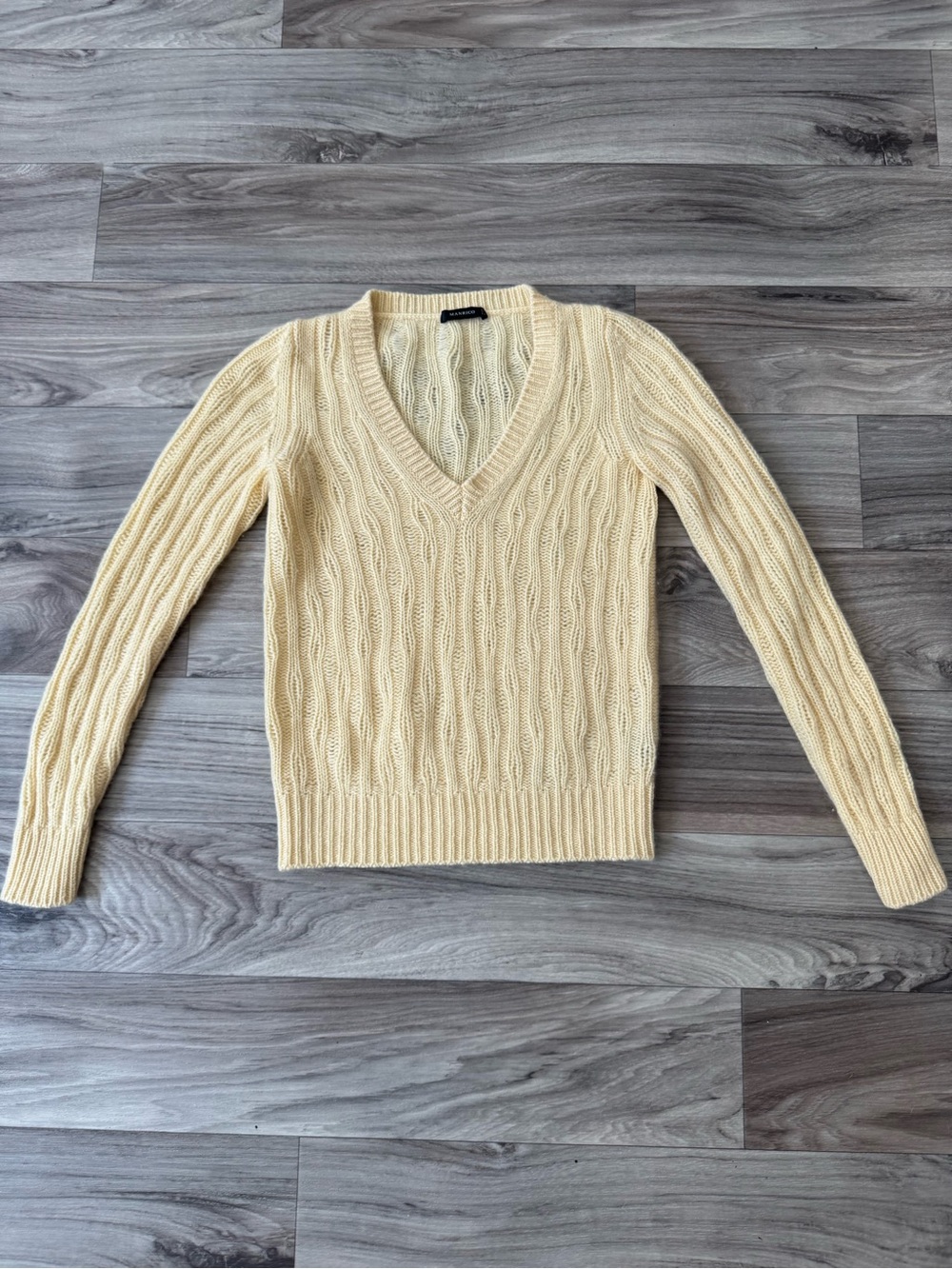 Manrico 100% Cashmere Butter Yellow V-Neck Knit Sweater Size Extra Small